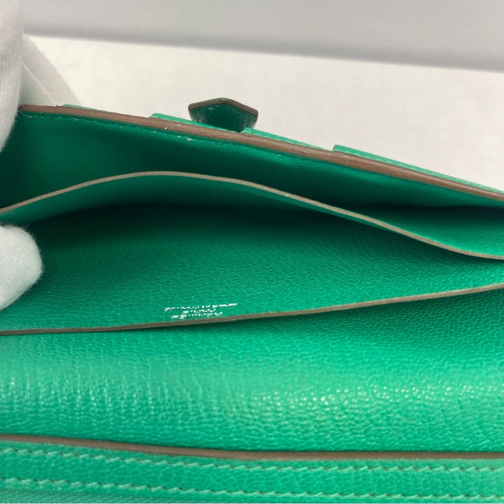 Hermès Bearn Soufflet Wallet in Green Epsom Leather - Preowned - Picture 15 of 15